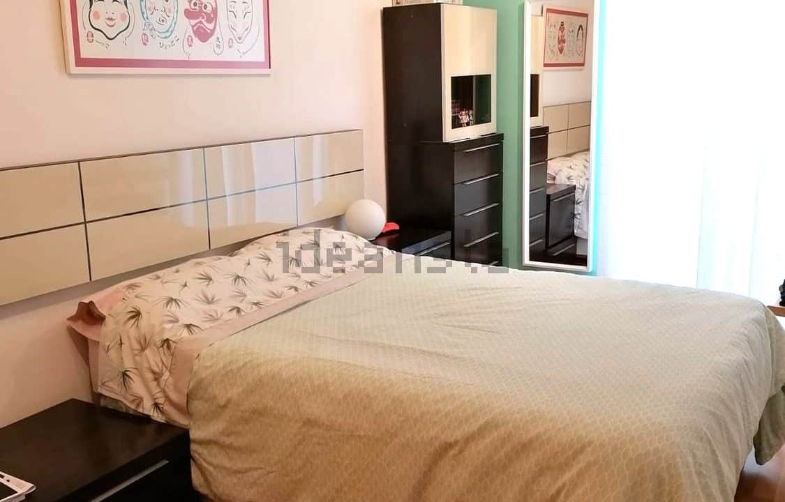 1099702864