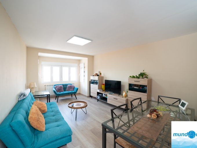 Piso en venta en Calvo Sotelo, 21, San Mateo de Gallego