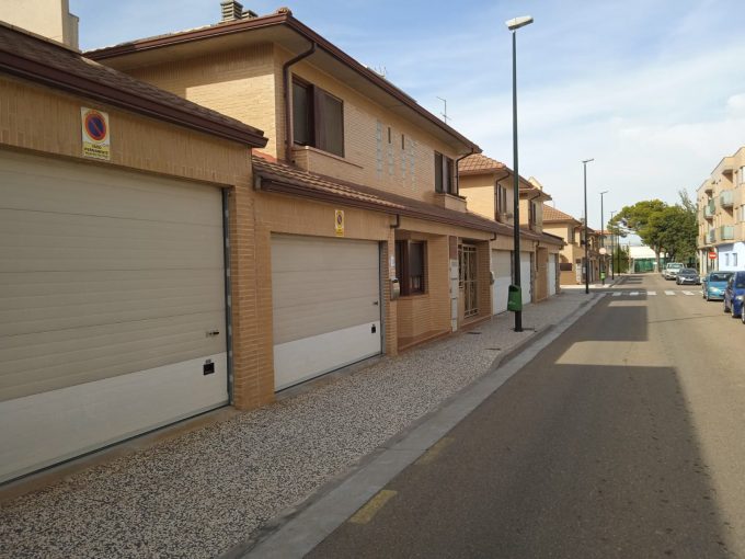Chalet adosado en venta en Garrapinillos