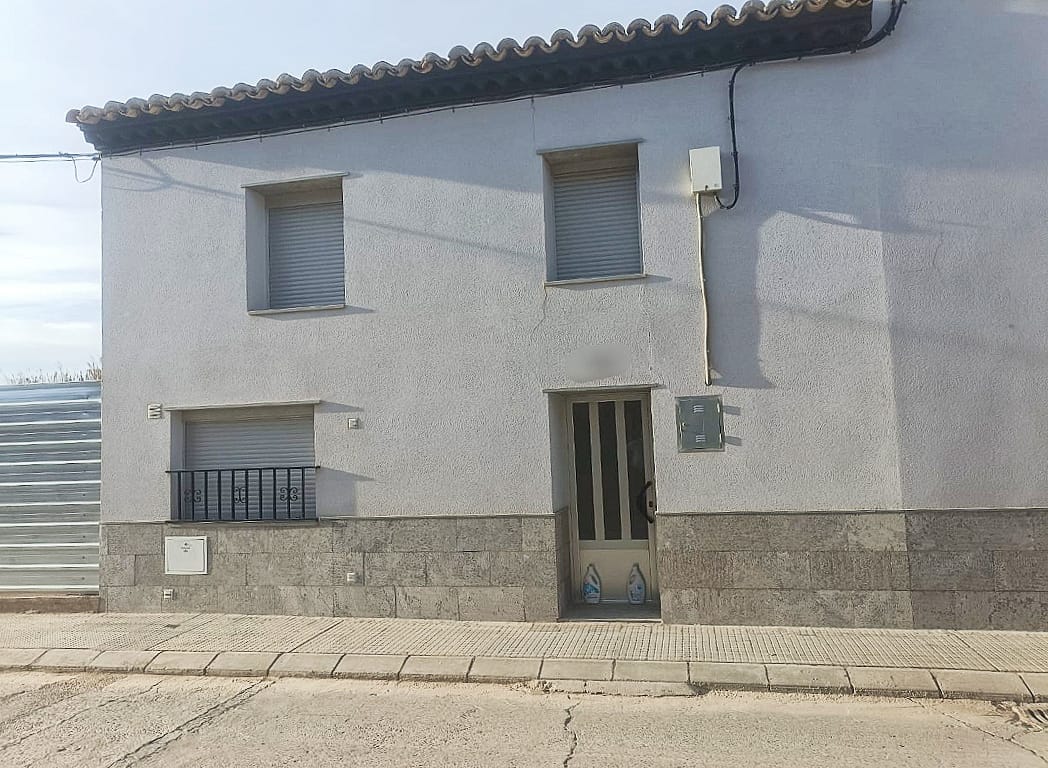 Vivienda reformada de 5 habitaciones en Mediana de Aragón