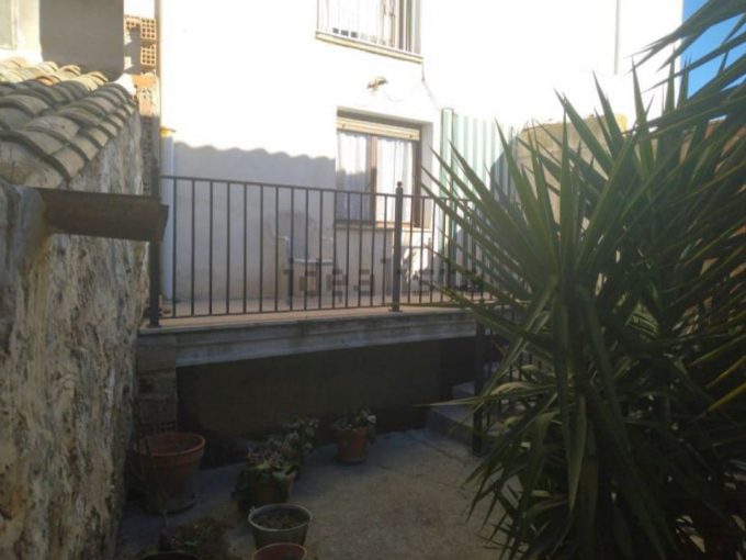 CASA DE PUEBLO EN LECERA